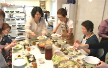 鍋を囲んで・・・