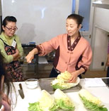 白菜の塩振り