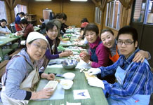 ヤンニョムの材料を切る