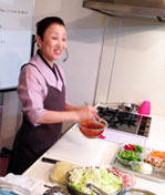 タッカルビのヤンニョムを作るキョンファ先生