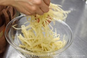 手軽に作れるシンプル冷麺レシピ