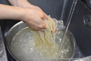 手軽に作れるシンプル冷麺レシピ
