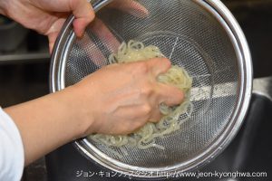 手軽に作れるシンプル冷麺レシピ