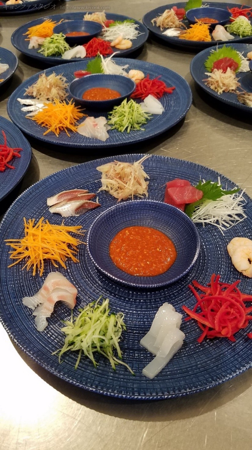 千切り野菜と一緒にチョジャン味でどうぞ♪