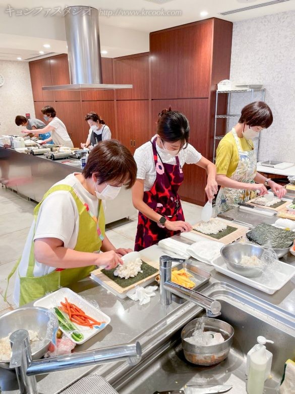 準備した具でキㇺパㇷ゚巻き♪