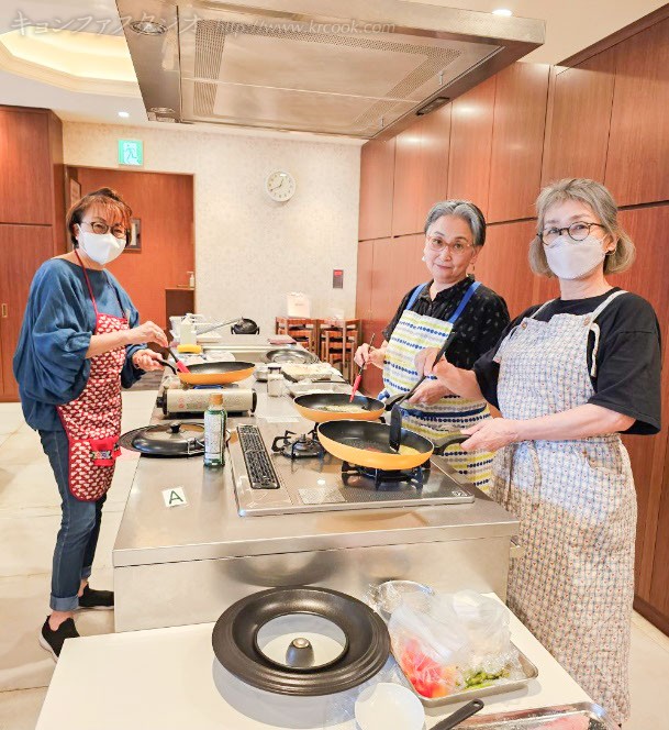 各自でポワレの実習。