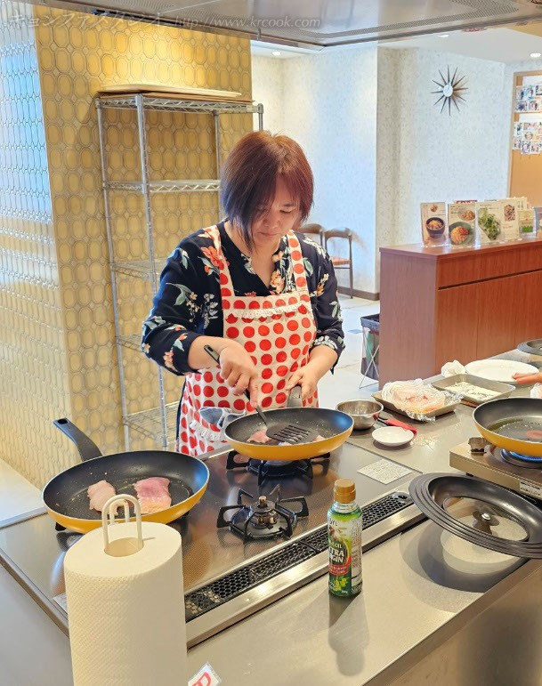 焦がさないように焼きます。