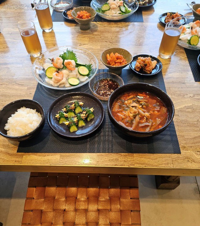 すべての料理が揃いました。お楽しみの試食タイム♪