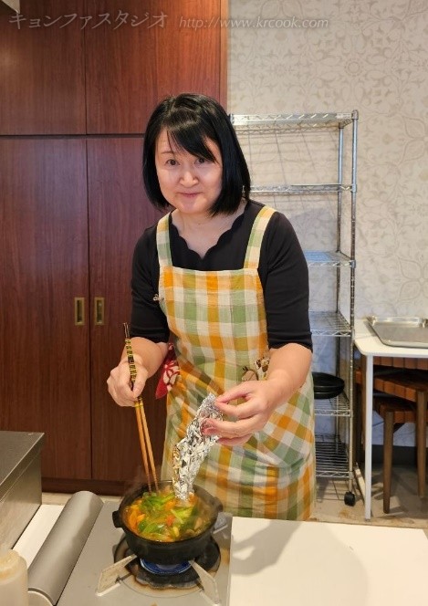 各自で自分のチョンゴㇽを仕上げていきます。