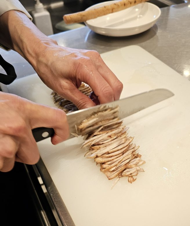 ごぼうをせん切り