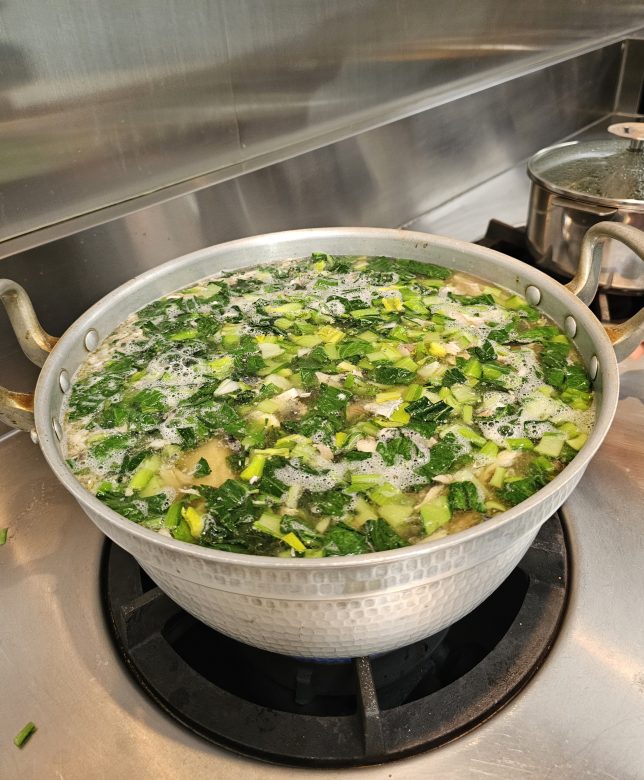 大量のチョンオリクッ（鰯スープ）！ 